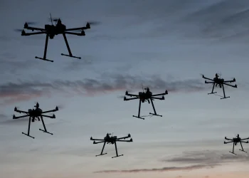 Οι ΗΠΑ αναπτύσσουν το πρόγραμμα Autonomous Multi-Domain Adaptive Swarms-of-Swarms