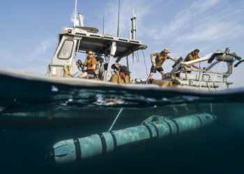 Advancing Undersea Warfare: U.S. Navy’s UUVs for Anti-Cable Warfare and Global Data Protection