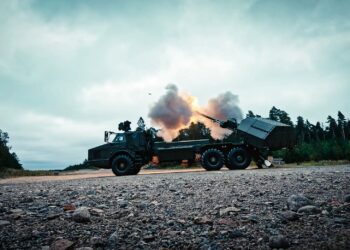 Η Babcock και η Rheinmetall UK συμμετέχουν στην ανάπτυξη πυροβόλου Archer 8×8 του Βρετανικού Στρατού