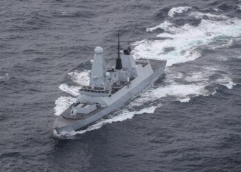 Το USS Carney κατέρριψε με επιτυχία 14 drone των Χούθι – Το HMS Diamond επιχείρησε μέσω ASTER-15 – Ανάγκη εύρεσης ασύμμετρων λύσεων
