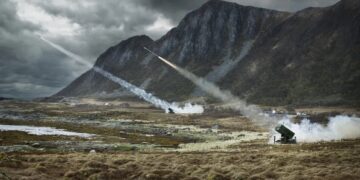 Αντιπλοϊκά βλήματα NMESIS εκτοξευόμενα από μη επανδρωμένα οχήματα εδάφους αναπτύσσει η Raytheon για το Σώμα Πεζοναυτών