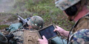 Αμερικανοί Πεζοναύτες εκπαιδεύονται μέσω λογισμικού Τεχνητής Νοημοσύνης για συνεργατική δράση με ρομποτικά οχήματα εδάφους