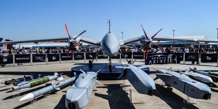 Το τουρκικό UCAV AKINCI πραγματοποίησε την πρώτη δοκιμή εκτόξευσης του πυραύλου cruise ÇAKIR – Ολοκληρωμένο τουρκικό Kill Chain