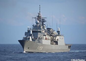 H Φρεγάτα ΥΔΡΑ έβαλε έναντι 2 εχθρικών μη επανδρωμένων αεροσκαφών προστατεύοντας εμπορικό πλοίο