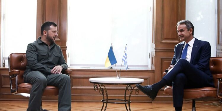 Στην Οδησσό ο Κυριάκος Μητσοτάκης για απρογραμμάτιστη συνάντηση με τον Ζελένσκι – Ρωσική επίθεση πλησίον της αυτοκινητοπομπής