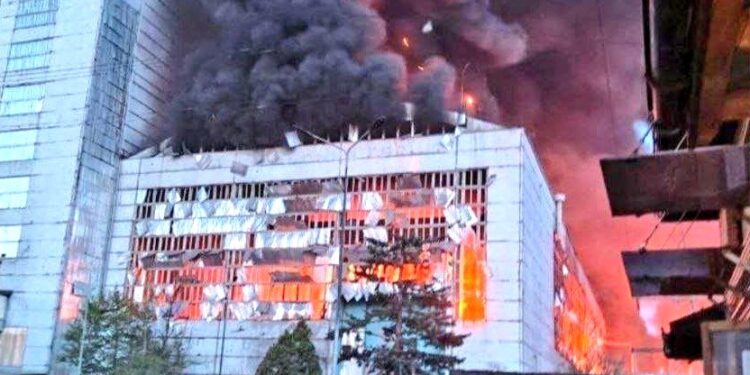 Ο Ρωσικός Στρατός κατέστρεψε σταθμό παραγωγής ηλεκτρικής ενέργειας στο Κίεβο