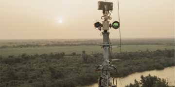 Η Anduril επιχειρεί με τον πύργο Sentry Tower Διευρυμένης εμβέλειας (XRST) για έλεγχο συνόρων με ενσωματωμένη τεχνητή νοημοσύνη
