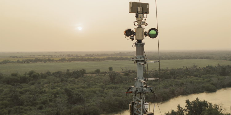 Η Anduril επιχειρεί με τον πύργο Sentry Tower Διευρυμένης εμβέλειας (XRST) για έλεγχο συνόρων με ενσωματωμένη τεχνητή νοημοσύνη