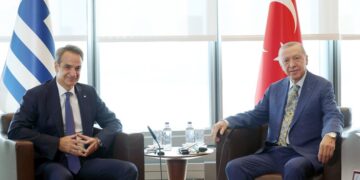 Τι σηματοδοτεί το ταξίδι του Πρωθυπουργού στην Άγκυρα – Παραβίαση της Διακήρυξης Φιλίας των Αθηνών από την Άγκυρα