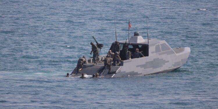 Ταχύπλοα Ειδικών Επιχειρήσεων με εκτοξευτές περιφερόμενων πυρομαχικών θα παρουσιαστούν στην επίσκεψη του Διοικητή της ΔΕΠ στην SOF Week