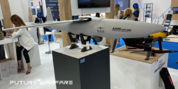 Ο υπέρ-υπερηχητικός αντιπλοϊκός πύραυλος HALO του Πολεμικού Ναυτικού των ΗΠΑ σχεδιάζεται να εγκατασταθεί σε χερσαίους εκτοξευτές και μαχητικά αεροσκάφη