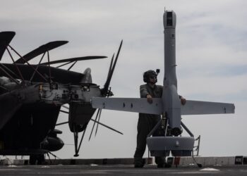 Προμήθεια των UAV V-BAT κάθετης απογείωσης από την Shield AI για το Πολεμικό Ναυτικό – Το μοντέλο των ΗΠΑ