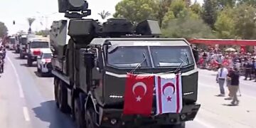 Παρουσίαση του τουρκικού συστήματος αεράμυνας GÜRZ της ASELSAN κατά την διάρκεια παρέλασης στα Κατεχόμενα