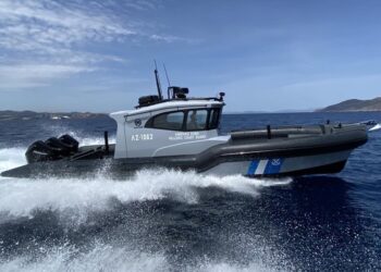 Σκάφος του Λιμενικού δέχθηκε πυρά από βάρκα με παράνομους μετανάστες σύμφωνα με τουρκικές πηγές