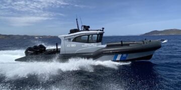 Σκάφος του Λιμενικού δέχθηκε πυρά από βάρκα με παράνομους μετανάστες σύμφωνα με τουρκικές πηγές