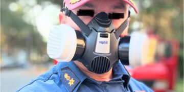 Δωρεά πυροσβεστικών μασκών Drager X-plore 3500 με φίλτρα ABEK P3 σε κλιμάκια της 2ας ΕΜΑΚ από την εταιρεία των MenOfStyle