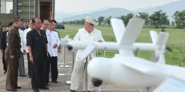 Περιφερόμενα Πυρομαχικά αντίγραφα των Ισραηλινών Harop, Hero-400 και των Ρωσικών Lancet παρουσίασε η Βόρεια Κορέα