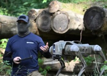 Χρήση ημι-αυτόνομων ρομποτικών σκυλιών από τον Ουκρανικό Στρατό στο πεδίο της μάχης – Επιχειρήσεις εκκαθάρισης ναρκών και εκρηκτικών