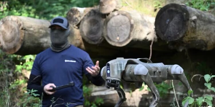 Χρήση ημι-αυτόνομων ρομποτικών σκυλιών από τον Ουκρανικό Στρατό στο πεδίο της μάχης – Επιχειρήσεις εκκαθάρισης ναρκών και εκρηκτικών