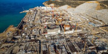 Financial Times: Το ΝΑΤΟ πρέπει να λάβει μέτρα έναντι της συμφωνίας Ερντογάν-Πούτιν για τον πυρηνικό σταθμό στο Ακούγιου