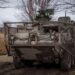 Αμερικανικά οχήματα Stryker κατά τις επιχειρήσεις τους στο Κουρσκ – Προηγμένοι αισθητήρες στοχοποίησης, διεξαγωγή ελιγμών και συνθηκών αιφνιδιασμού