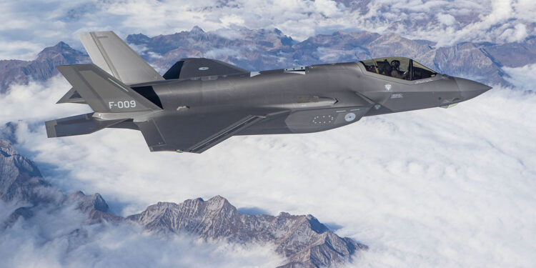 Αγορά μαχητικών F-35, 50 αρμάτων Leopard-2 A8, ελικοπτερων ΝΗ-90 και αύξηση του αμυντικού προϋπολογισμού στα 24 δις ετησίως για την Ολλανδία
