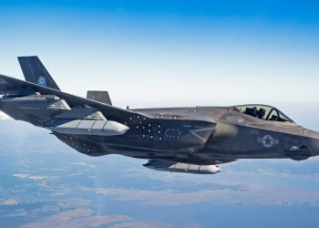 Ανάπτυξη F-35 εξοπλισμένου με AGM-158C LRASM για κρούση έναντι ναυτικών και χερσαίων στόχων – Ενδιαφέρουσα λύση για την Πολεμική Αεροπορία
