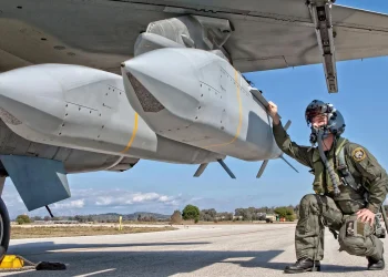 Αποδέσμευση πυραύλων AGM-154 JSOW για ουκρανικά F-16 μαζί με συστοιχίες αεράμυνας Patriot για το Ουκρανικό Στράτευμα