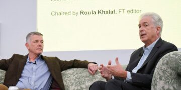 Επικεφαλής των CIA και MI-6 προειδοποιούν για μία “Άνευ προηγουμένου σειρά απειλών” που δημιουργούν Ρωσία και Κίνα στον Δυτικό Κόσμο