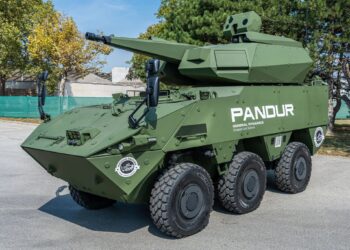 Η GDELS-Steyr παρουσίασε κινητό όχημα εγγύς αεράμυνας έναντι drone μέσω του μη επανδρωμένου πύργου SKYRANGER-30
