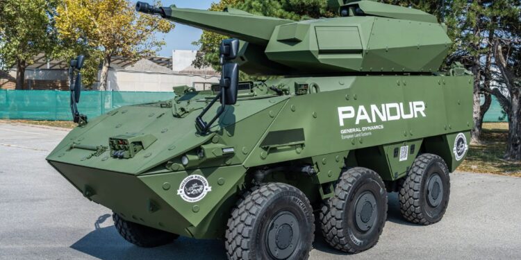 Η GDELS-Steyr παρουσίασε κινητό όχημα εγγύς αεράμυνας έναντι drone μέσω του μη επανδρωμένου πύργου SKYRANGER-30