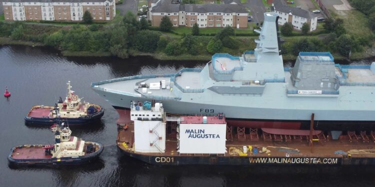 Η Φρεγάτα HMS Cardiff Type-26 μπήκε στο νερό για πρώτη φορά