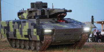 Η Rheinmetall ξεκινά την παραγωγή οχημάτων Lynx στην Ουκρανία – Aγνοείται η πορεία της πρότασης στην Ελλάδα