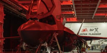 Αμερικανικό F-35B προσγειώνεται στο ιαπωνικό πλοίο Izumo JS Kaga (DDH-184) – Ιστορική στιγμή για την Δυτική προβολή ισχύος στον Ινδοειρηνικό