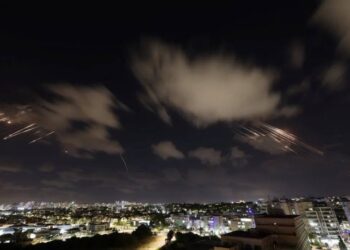 Πως επιχείρησε το Ιράν εναντίον του Ισραήλ – Απάντηση στις επιθέσεις του Ιράν με βαλλιστικούς πυραύλους ανακοίνωσε ο εκπρόσωπος τύπου του IDF