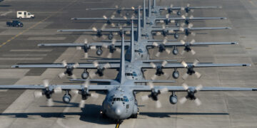 Επιχείρηση ”ΚΟΣΜΟΣ”: Αποστολή C-130 και Μονάδων του Πολεμικού Ναυτικού για απεγκλωβισμό αμάχων από τον Λίβανο εξετάζει το Υπουργείο Εξωτερικών