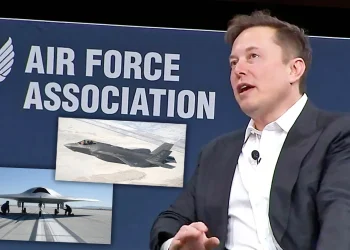 Elon Musk εναντίον F-35, σμήνη drone και η στάση του Βελόπουλου