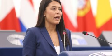 Το μεγάλο δώρο στον Μητσοτάκη από το ΜΕGA, τα αυτογκόλ της Νέας Δημοκρατίας εναντίον της Λατινοπούλου και αντιπολιτευτικές πληροφοριακές επιχειρήσεις