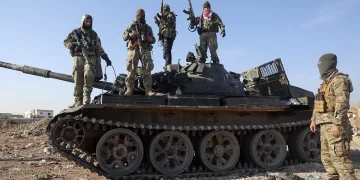 Προέλαση φιλοτουρκικών παραστρατιωτικών δυνάμεων της ΗTS προς την πόλη Χομς – Απουσία του Συριακού Στρατού