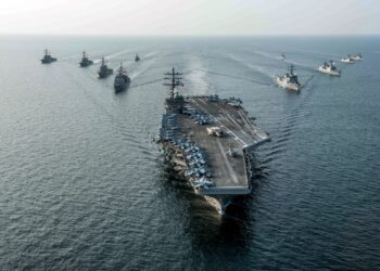 Τριγωνικές πωλήσεις όπλων ΗΠΑ – Ιράν, πως επιβιώνει οικονομικά η Ρωσία κατά τον πόλεμο, πως η Βόρεια Κορέα κατασκευάζει βαλλιστικούς πυραύλους από αμερικανικά υλικά και ο Κοσμάς Μαρινάκης