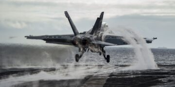 Αμερικανό μαχητικό F/A-18 καταρρίφθηκε από το καταδρομικό USS Gettysburg σε περιστατικό ”φίλιων πυρών” κατά την διάρκεια επιχειρήσεων στην Ερυθρά Θάλασσα