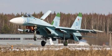 Οι Ουκρανικές Υπηρεσίες Πληροφοριών GUR κατέστρεψαν ρωσικό Su-27 σε αεροδρόμιο της πόλης Κρυμσκ εντός Ρωσίας