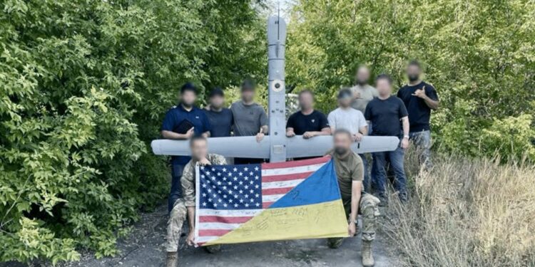 Επίσημη χρήση του UAV V-BAT της Shield AI από τον Ουκρανικό Στρατό για δικτυοκεντρικές επιχειρήσεις με HIMARS