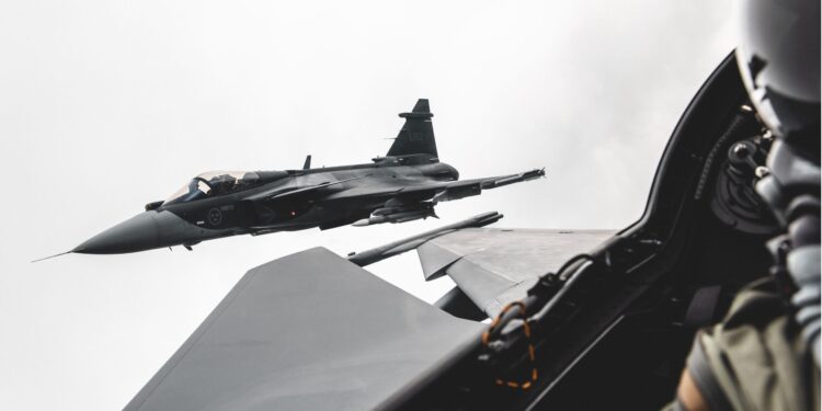 Η SAAB θα συμμετάσχει με την DARPA σε προγράμματα ανάπτυξης τεχνητής νοημοσύνης για οπλικά συστήματα