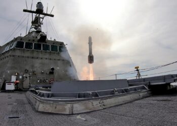 Αμερικανικές τροποποιημένες LCS εξοπλισμένες με AGM-114L Hellfire για αντιμετώπιση Μη Επανδρωμένων Απειλών στην Ερυθρά Θάλασσα