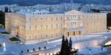 Εξ’ αποστάσεως εργασία – Αλλάζοντας το παραγωγικό μοντέλο της Ελληνικής οικονομίας ενισχύοντας την αποκέντρωση