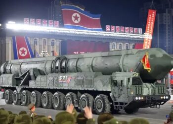 Η Ελλάδα καταδικάζει την εκτόξευση βαλλιστικού πυραύλου από τη Βόρεια Κορέα – Έκκληση για ειρήνη και αποπυρηνικοποίηση