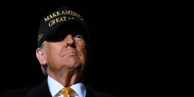 Το Φαινόμενο Trump: DEI τέλος, John Bass τέλος, Geoff Pyatt τέλος – Δεκάδες εκτελεστικά διατάγματα αναμένεται να υπογραφούν σε μία μέρα από τον Trump