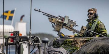 Η Ευρώπη αυτοκτονεί – Σουηδική στρατιωτική αντιπροσωπεία επιθεωρεί εργοστάσιο πυρομαχικών Gazi στην Τουρκία για ενίσχυση διμερών σχέσεων