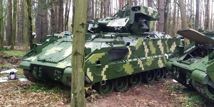 H πίεση των αμερικανών προς την Ευρώπη για αγορά αμερικανικών όπλων και αποστολής τους στην Ουκρανία και το αντάλλαγμα στην κυβέρνηση Τραμπ